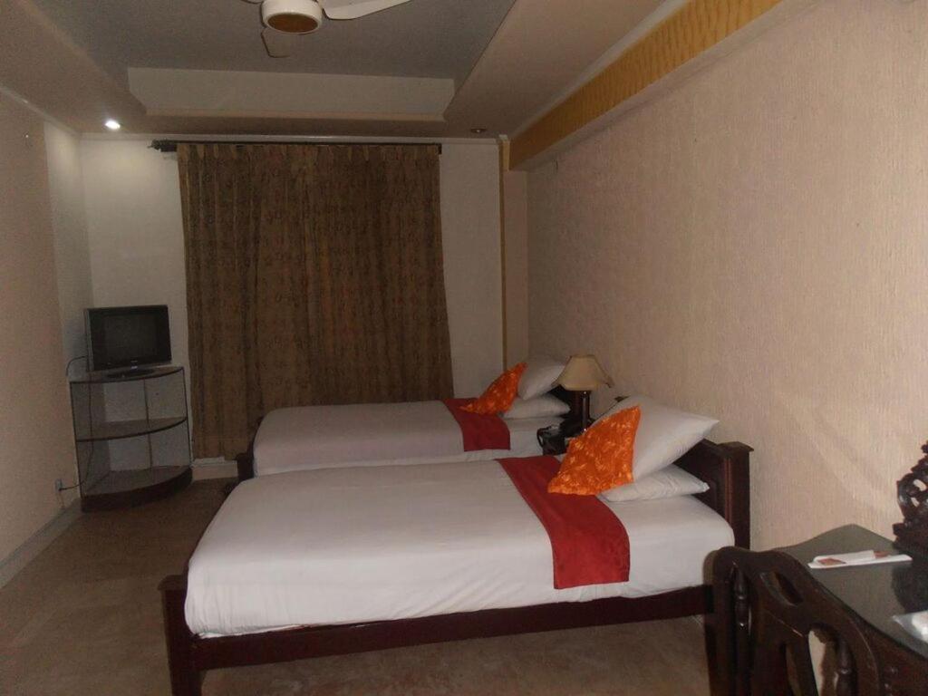 Hotel The Leschanze Lahore Exterior foto